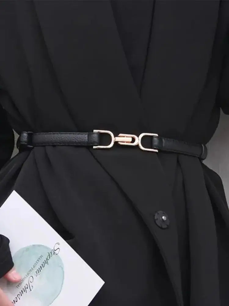Women's belt-style fashion and simple decorative dress with a fitted waist and versatile black thin belt