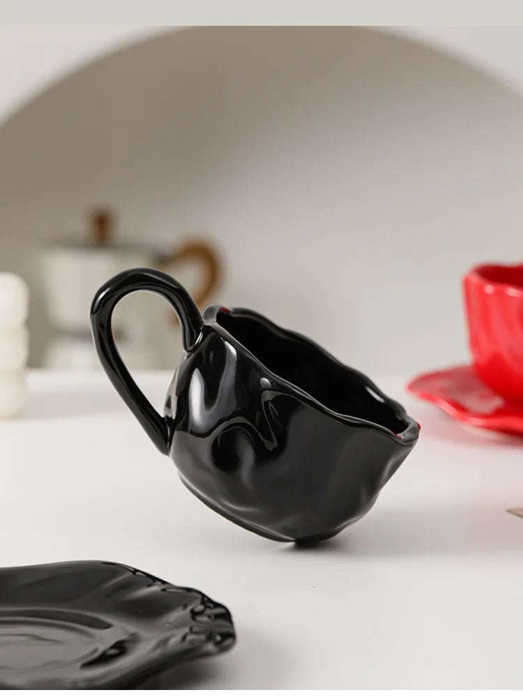 200ml Black Red Macaroon Creative Hand Squeezed Pinched Ceramic Coffee Mug Cup With Saucer For Cafe Restaurant Table Decor 1 PC