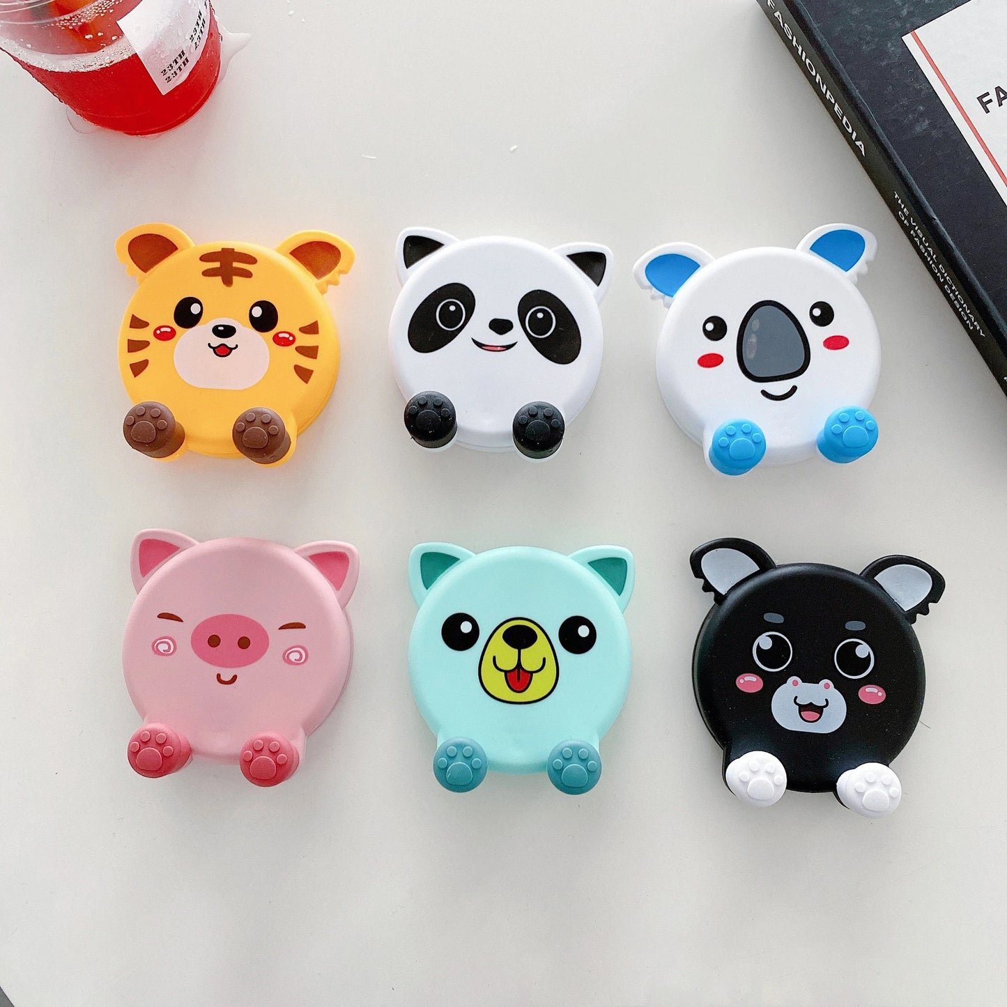 1PC New Cartoon Cute Phone Stand Folding Small Portable Multi Functional Adjustable Universal Tablet Stand Lazy God Tool