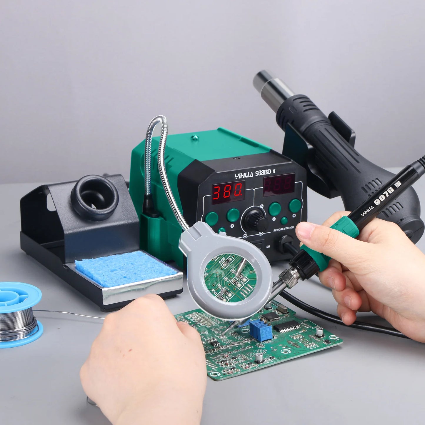 YIHUA 938BD-II 740W Hot Air Gun BGA Rework Station SMD Soldering Iron Desoldering Station LED Lamp Digtal Display Welding Tool