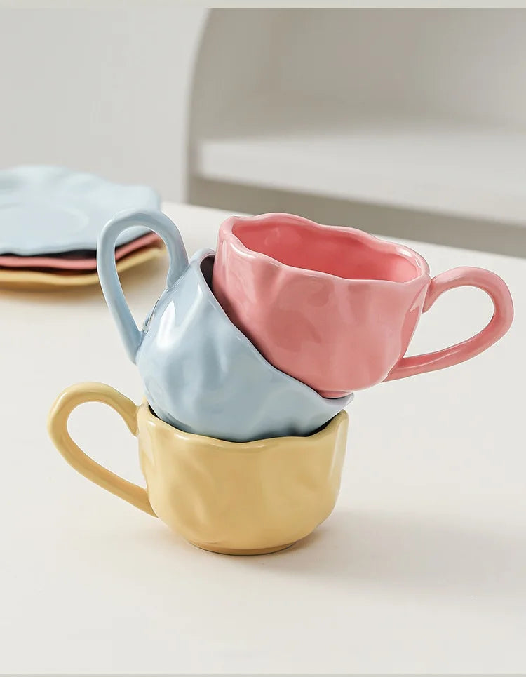 200ml Black Red Macaroon Creative Hand Squeezed Pinched Ceramic Coffee Mug Cup With Saucer For Cafe Restaurant Table Decor 1 PC