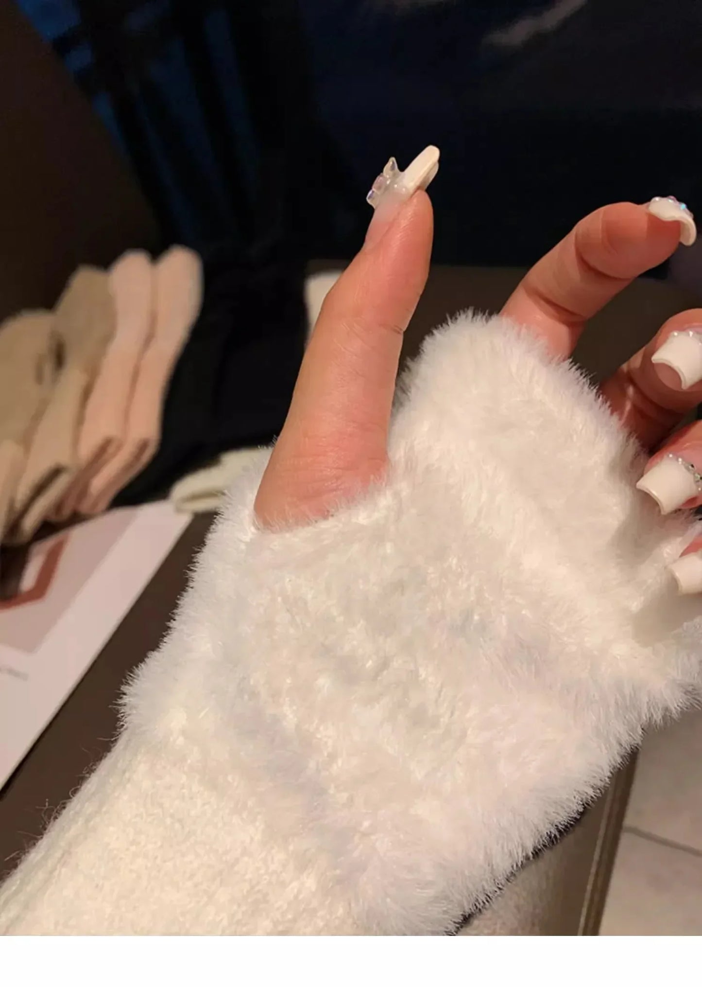 Women's soft mink wool middle finger gloves, solid black plush knitted wrist gloves, luxurious warmth, no fingers, writing, wint
