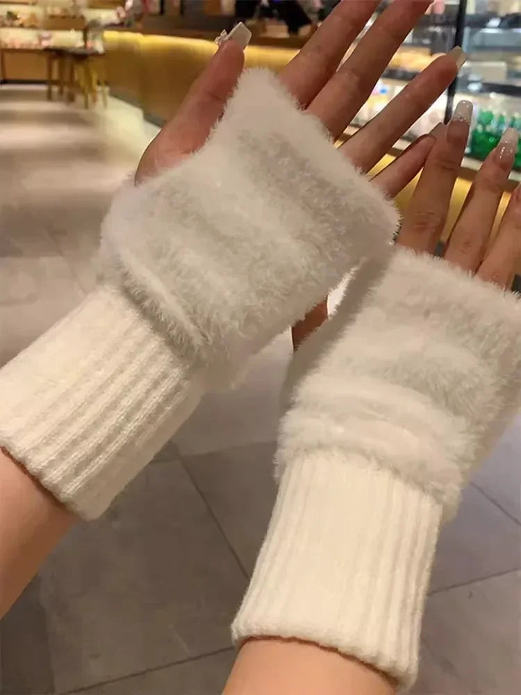 Women's soft mink wool middle finger gloves, solid black plush knitted wrist gloves, luxurious warmth, no fingers, writing, wint