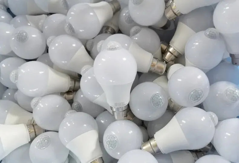 PIR Motion Sensor LED Light Bulb 220V 110V 12W 18W Smart Bulb Motion Activated ON/OFF Home Lights Lamp with Motion Sensor